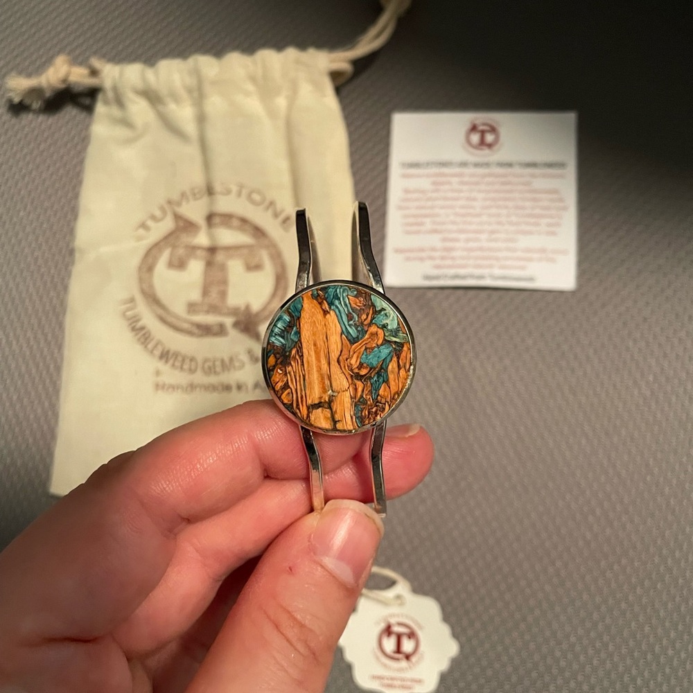 tumbleweed metal bracelet has discoloration( see photos)